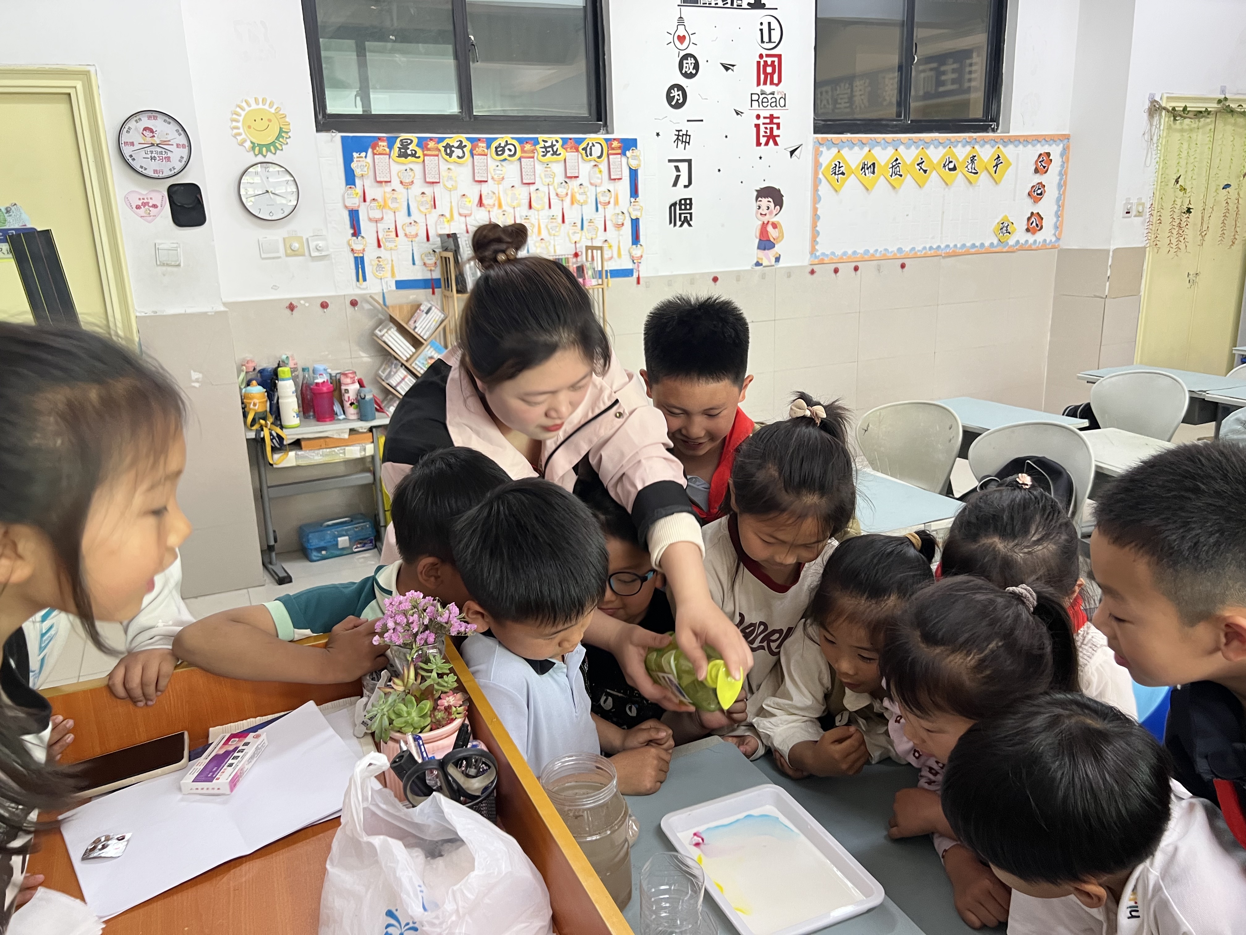 世界讀書日，書香溢校園